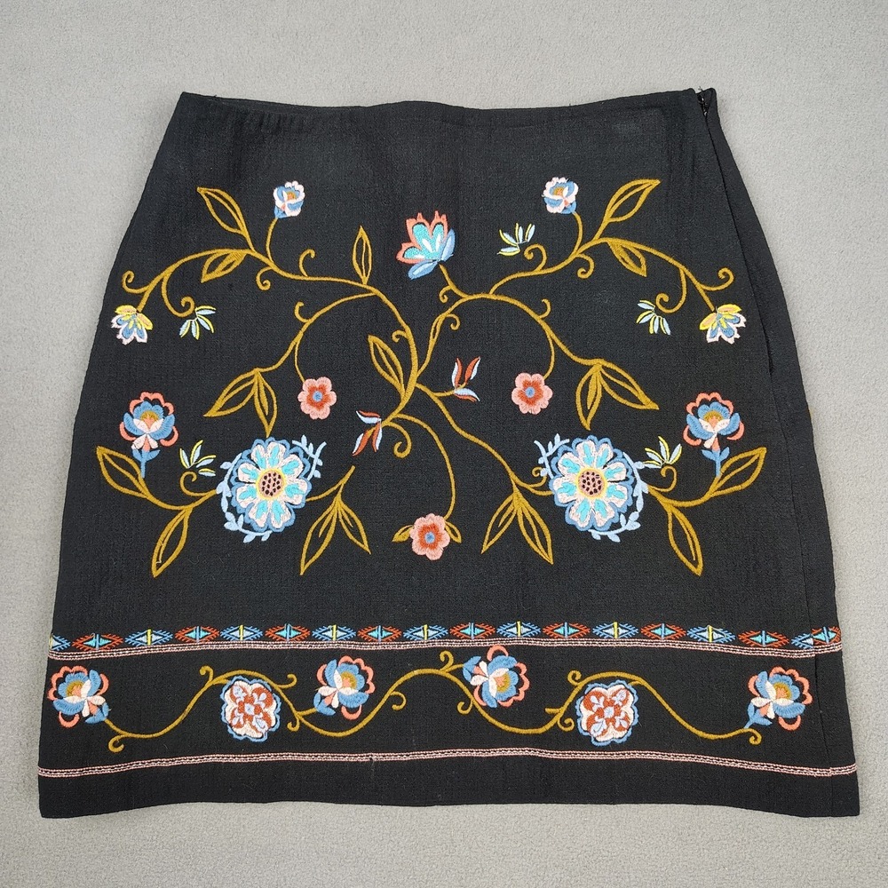 LOFT Floral Embroidered Pencil Skirt Women Size 2 Black Career Formal Cotton EC - Picture 1 of 10